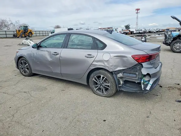 3KPF24AD5PE526560 2023 KIA FORTE - Image 2