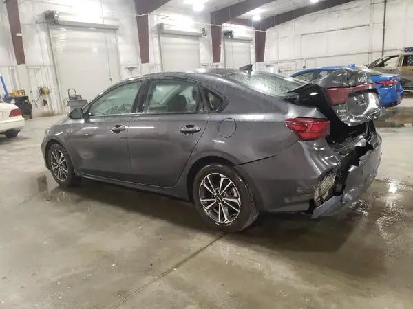 3KPF24AD5PE527482 2023 KIA FORTE - Image 2