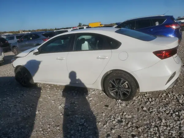 3KPF24AD5PE532505 2023 KIA FORTE - Image 2