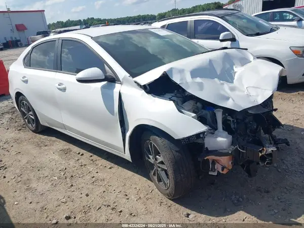 3KPF24AD5PE537686 2023 KIA FORTE - Image 1
