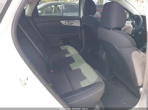 3KPF24AD5PE538546 2023 KIA FORTE - Image 8