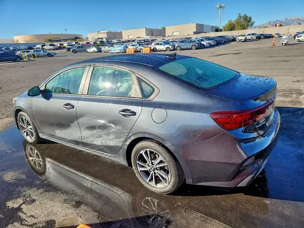 3KPF24AD5PE541401 2023 KIA FORTE - Image 2