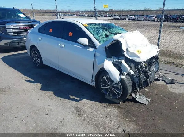 3KPF24AD5PE545657 2023 KIA FORTE - Image 1