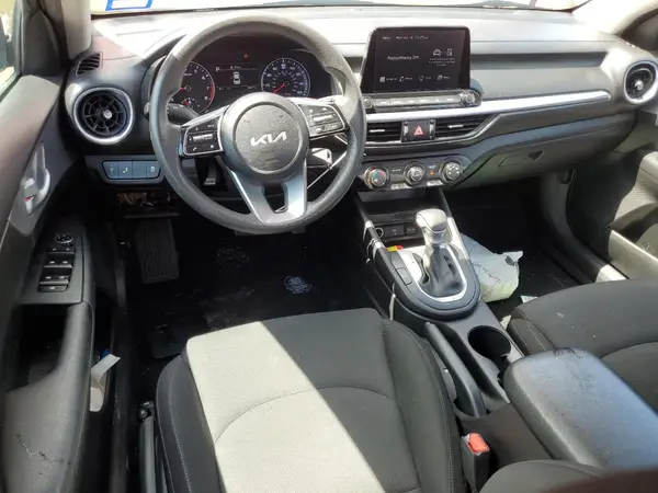 3KPF24AD5PE548509 2023 KIA FORTE - Image 8