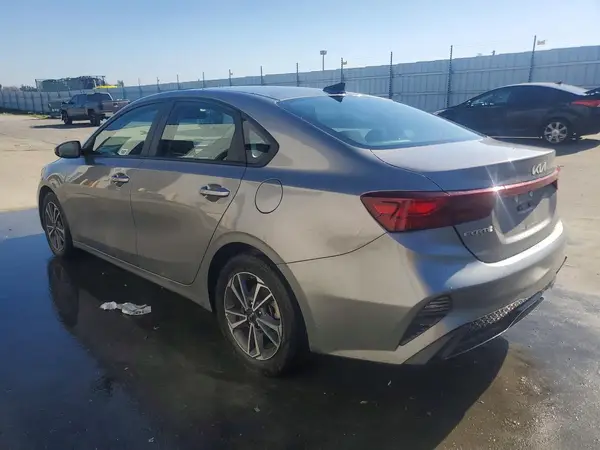 3KPF24AD5PE552110 2023 KIA FORTE - Image 2