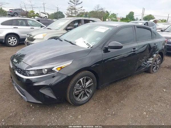 3KPF24AD5PE552298 2023 KIA FORTE - Image 2