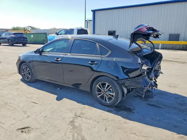 3KPF24AD5PE554892 2023 KIA FORTE - Image 2