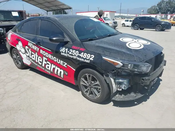 3KPF24AD5PE555105 2023 KIA FORTE - Image 1