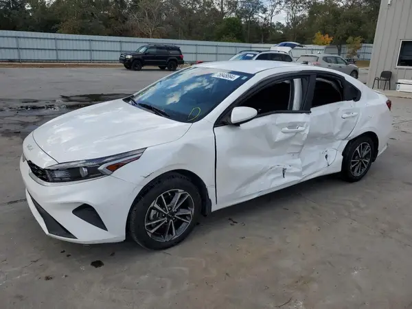 3KPF24AD5PE557131 2023 KIA FORTE - Image 1