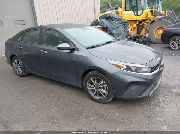 3KPF24AD5PE558344 2023 KIA FORTE - Image 1