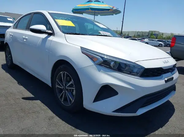 3KPF24AD5PE559705 2023 KIA FORTE - Image 1