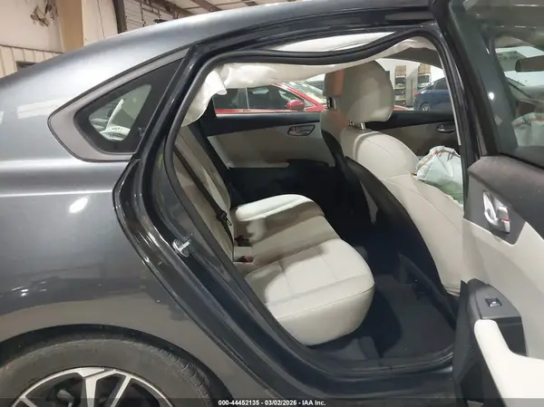 3KPF24AD5PE563687 2023 KIA FORTE - Image 8