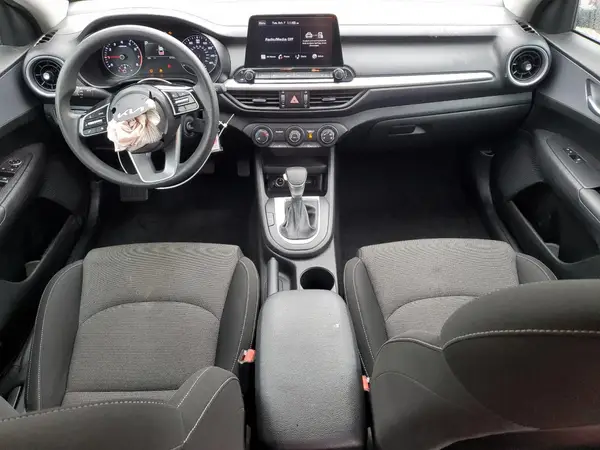 3KPF24AD5PE565374 2023 KIA FORTE - Image 8