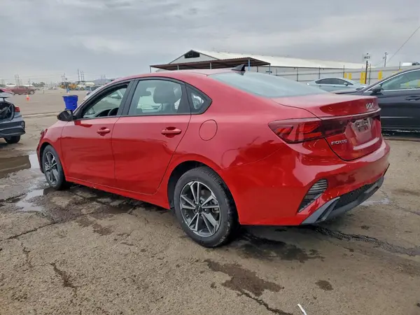 3KPF24AD5PE565942 2023 KIA FORTE - Image 2