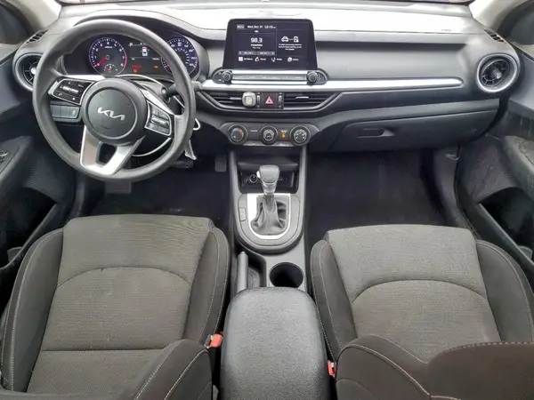 3KPF24AD5PE565942 2023 KIA FORTE - Image 8