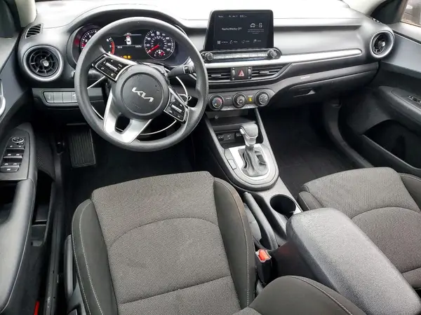 3KPF24AD5PE566458 2023 KIA FORTE - Image 8