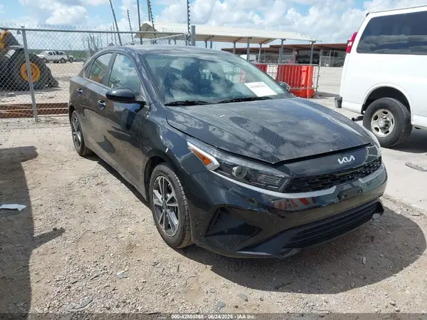 3KPF24AD5PE567447 2023 KIA FORTE - Image 1
