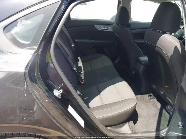 3KPF24AD5PE567447 2023 KIA FORTE - Image 8