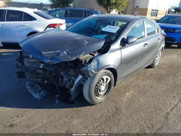 3KPF24AD5PE568520 2023 KIA FORTE - Image 2