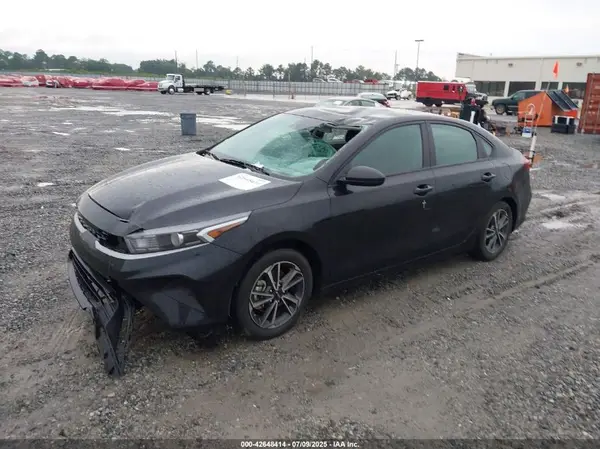 3KPF24AD5PE569134 2023 KIA FORTE - Image 2