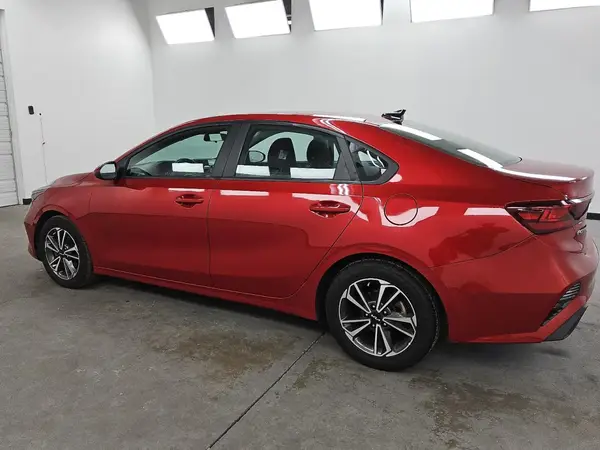 3KPF24AD5PE570266 2023 KIA FORTE - Image 2