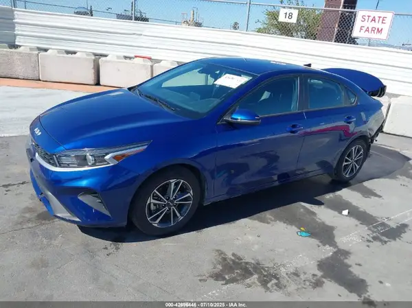 3KPF24AD5PE571370 2023 KIA FORTE - Image 2