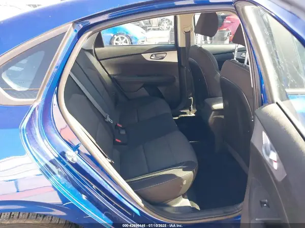 3KPF24AD5PE571370 2023 KIA FORTE - Image 8