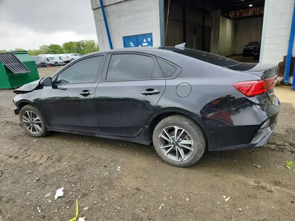 3KPF24AD5PE571613 2023 KIA FORTE - Image 2