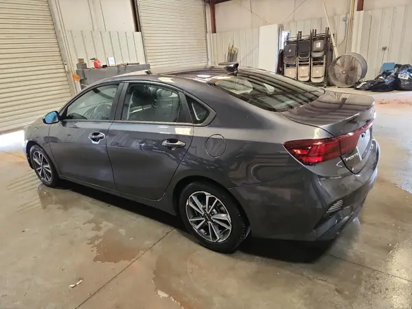 3KPF24AD5PE571773 2023 KIA FORTE - Image 2
