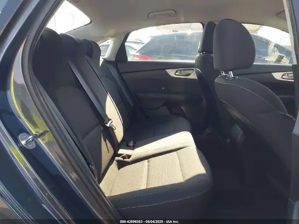 3KPF24AD5PE572728 2023 KIA FORTE - Image 8