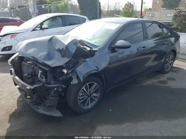 3KPF24AD5PE572857 2023 KIA FORTE - Image 2