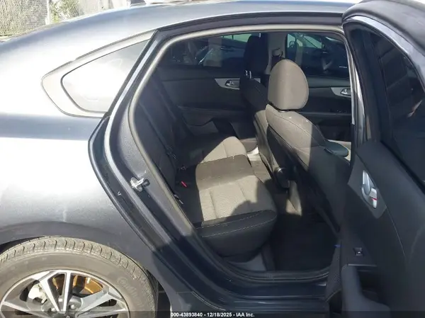 3KPF24AD5PE572857 2023 KIA FORTE - Image 8