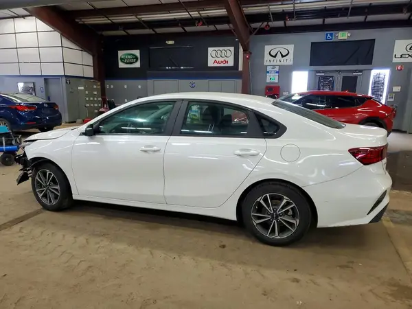 3KPF24AD5PE573247 2023 KIA FORTE - Image 2
