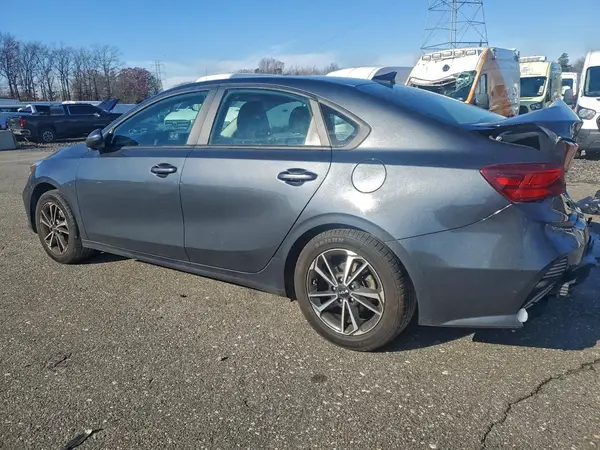 3KPF24AD5PE574463 2023 KIA FORTE - Image 2