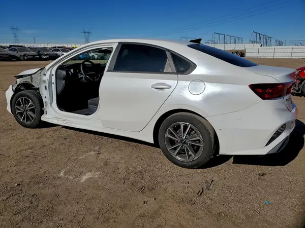 3KPF24AD5PE578237 2023 KIA FORTE - Image 2