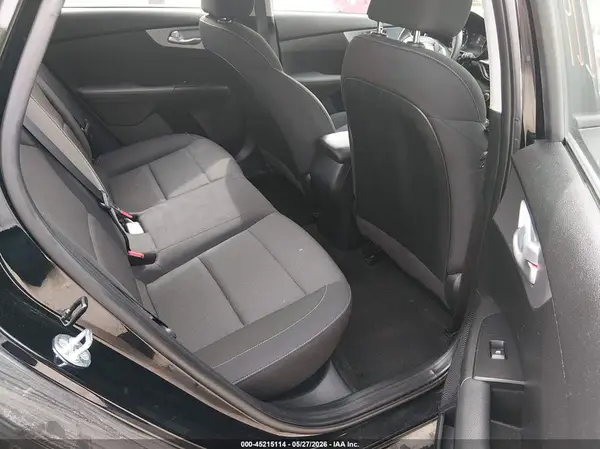 3KPF24AD5PE578755 2023 KIA FORTE - Image 8