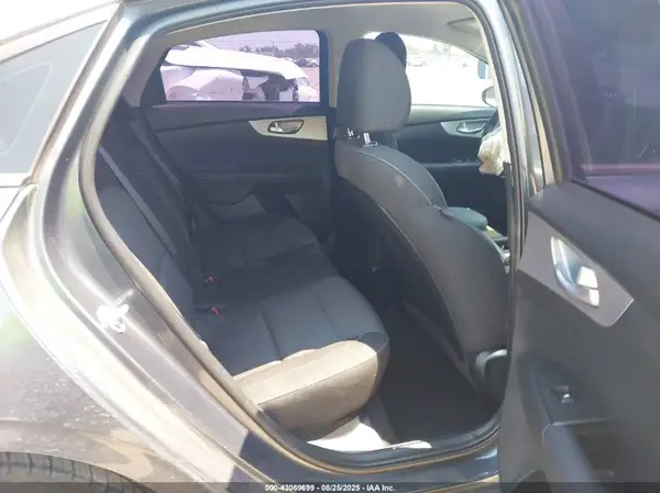 3KPF24AD5PE579470 2023 KIA FORTE - Image 8