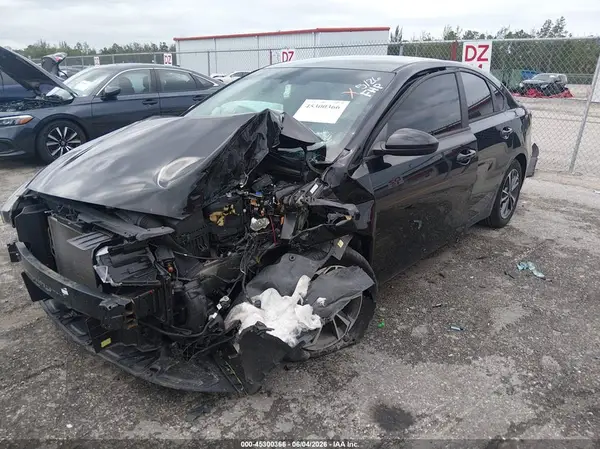 3KPF24AD5PE581624 2023 KIA FORTE - Image 2