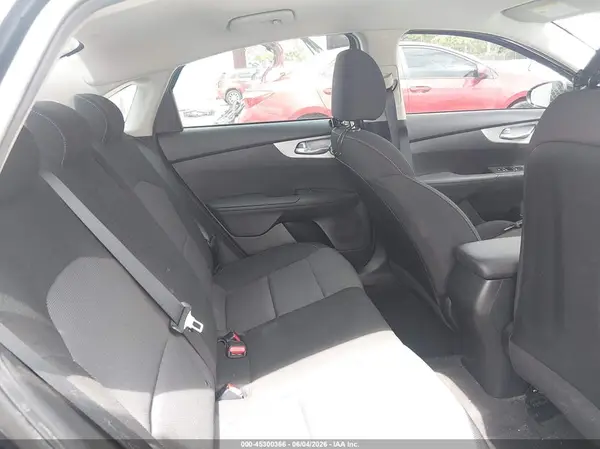 3KPF24AD5PE581624 2023 KIA FORTE - Image 8