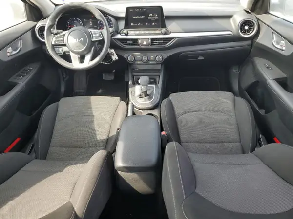3KPF24AD5PE582949 2023 KIA FORTE - Image 8