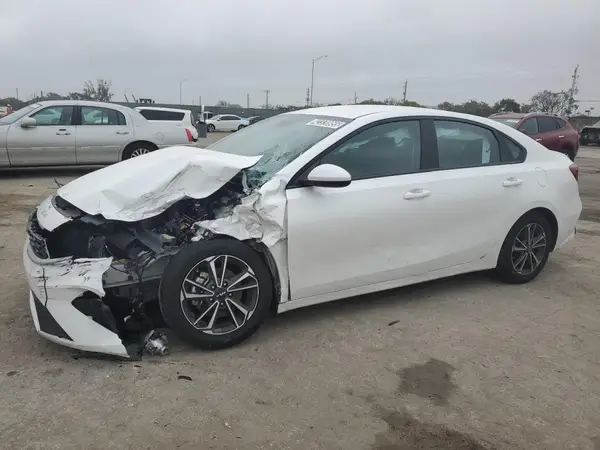 3KPF24AD5PE583289 2023 KIA FORTE - Image 1