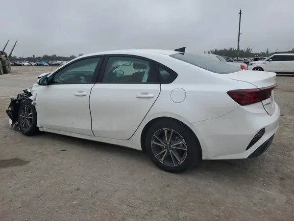 3KPF24AD5PE583289 2023 KIA FORTE - Image 2