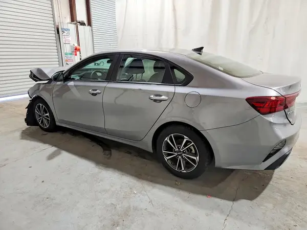 3KPF24AD5PE583342 2023 KIA FORTE - Image 2