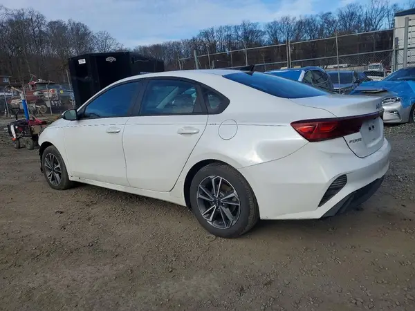 3KPF24AD5PE583843 2023 KIA FORTE - Image 2