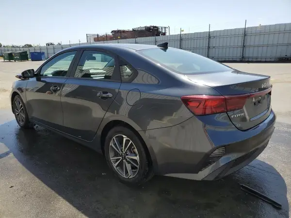 3KPF24AD5PE584880 2023 KIA FORTE - Image 2