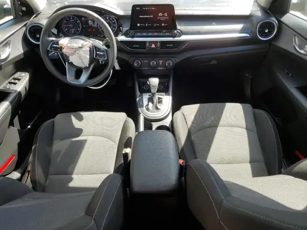 3KPF24AD5PE584880 2023 KIA FORTE - Image 8