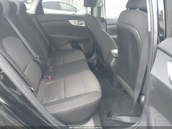 3KPF24AD5PE584927 2023 KIA FORTE - Image 8