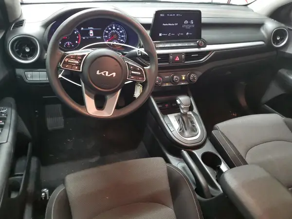 3KPF24AD5PE585821 2023 KIA FORTE - Image 8