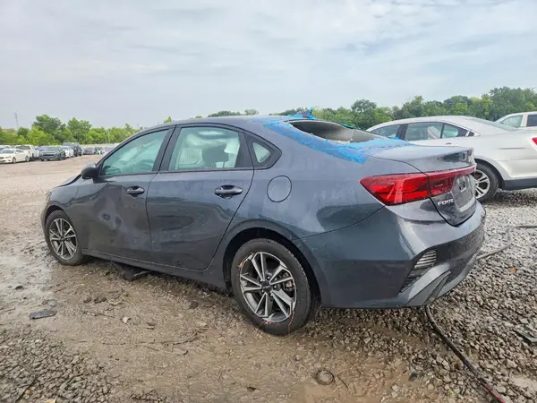 3KPF24AD5PE585916 2023 KIA FORTE - Image 2