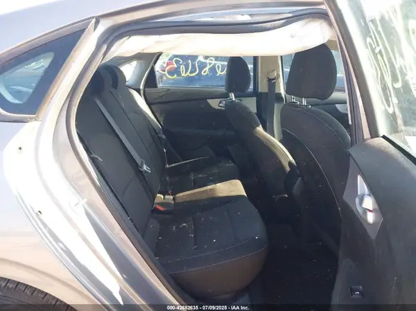 3KPF24AD5PE587696 2023 KIA FORTE - Image 8